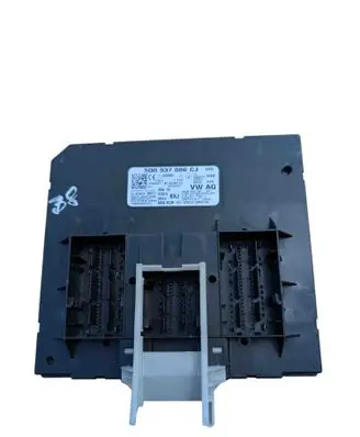 Volkswagen PASSAT B8 Central body control module 5Q0937086CJ