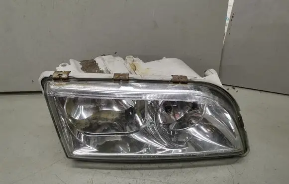 Volvo S40, V40 Headlight/headlamp