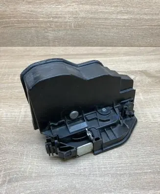 BMW 5 F10 F11 Rear door lock 7229459 A053702