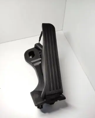 Volkswagen Touran II Accelerator throttle pedal 1T1723503N 6510300301