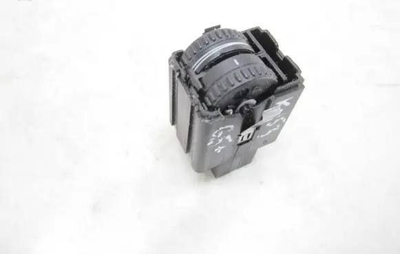 Volkswagen Golf Plus Headlight level height control switch 5M0941333A