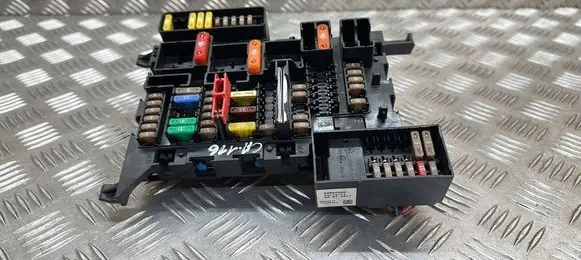 BMW i3 Fuse module 927035501 E0000890