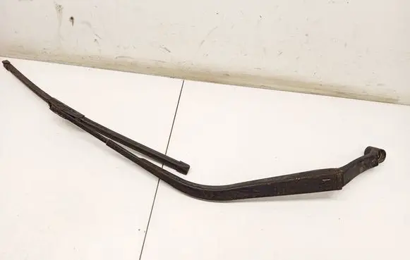 Mitsubishi Outlander Front wiper blade arm 