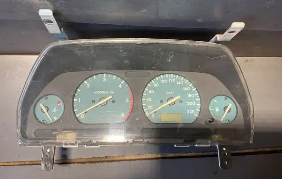 Land Rover Freelander Speedometer (instrument cluster) YWY100340 52010468A H0040771