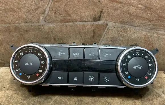 Mercedes-Benz CLS C218 X218 Interior fan control switch A2049004003