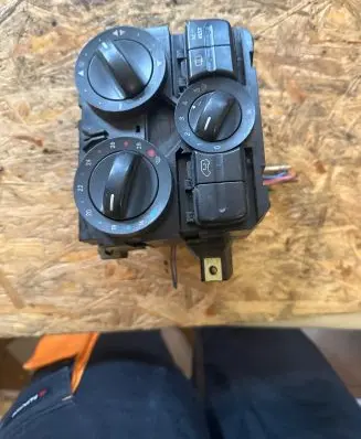 Mercedes-Benz Vito Viano W639 Climate control unit 5HB00851204 14400W2903 A6394461328