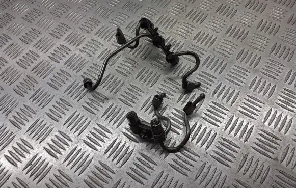 Toyota Corolla E140 E150 Fuel injector supply line/pipe 