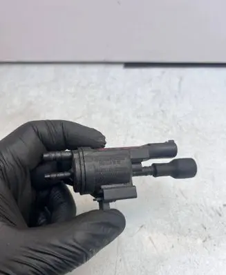 Mercedes-Benz A W169 Valve vacuum 0025401497 48B43625B00