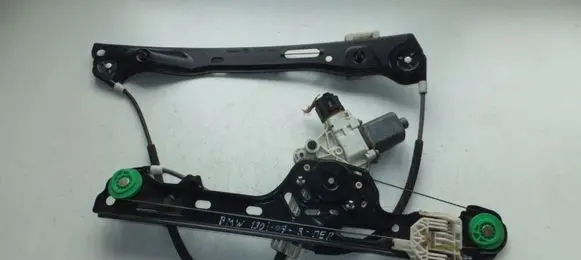 BMW 1 E81 E87 Front door window regulator motor 7067796 7138466 6927028