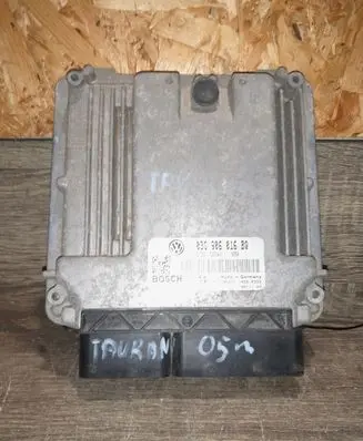 Volkswagen Touran I Engine control unit/module 03G906016BQ