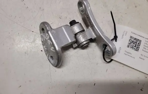 Volvo V50 Rear door upper hinge