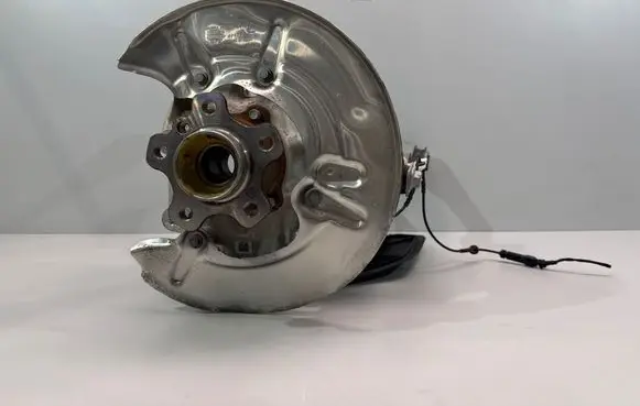 BMW X6M G06 F96 Rear wheel hub 6876653