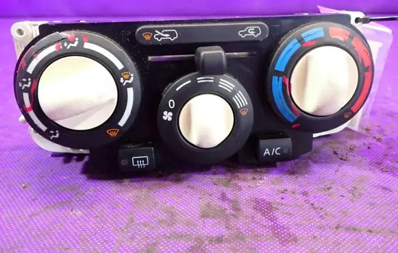 Nissan Micra Climate control unit