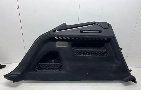 Audi Q8 Tailgate/trunk side cover trim 4m8863879n