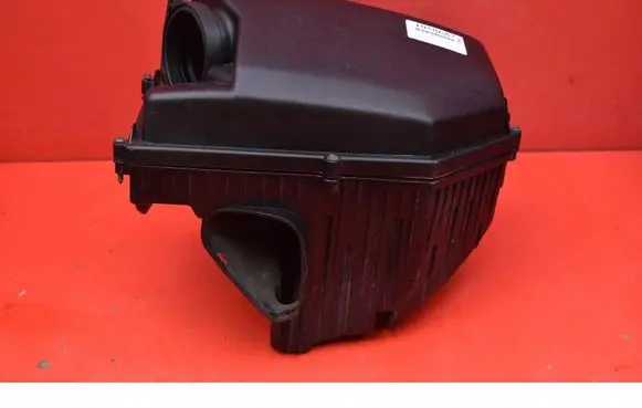 Volvo V70 Air filter box 6893747