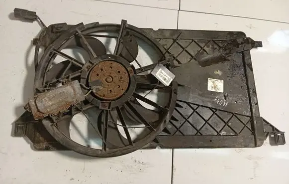 Ford Focus Radiator cooling fan shroud 058