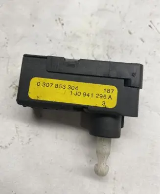 Volkswagen Sharan Headlight level adjustment motor 1J0941295A