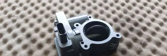 Volkswagen Golf V Throttle valve 03C128063A