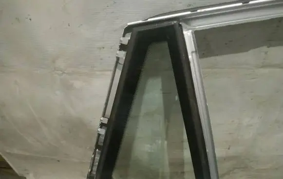 BMW 3 E90 E91 Rear vent window glass AS2