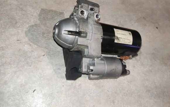 BMW 5 G30 G31 Starter motor 8589891 12418589891 0001148515