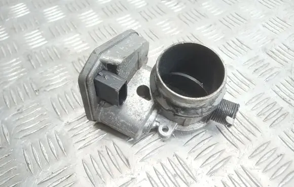 BMW 1 E82 E88 Throttle valve 780437304