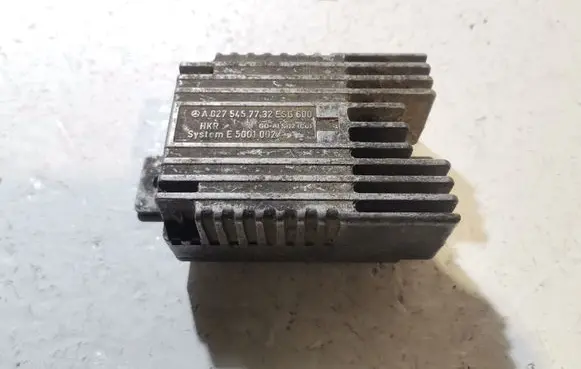 Mercedes-Benz E W210 Fan control module A0275457732