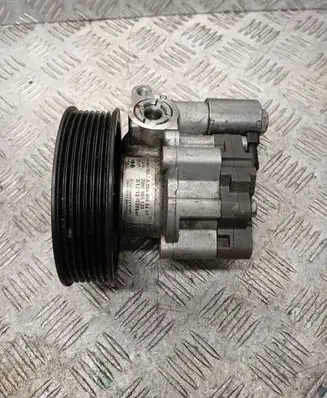 Mercedes-Benz E C207 W207 Power steering pump A0054668401
