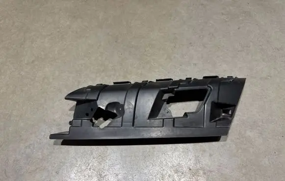 Front bumper mounting bracket