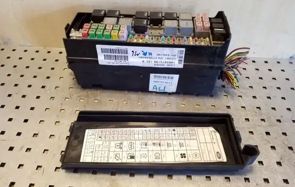 Land Rover Range Rover Sport L320 Fuse module YMB507310B