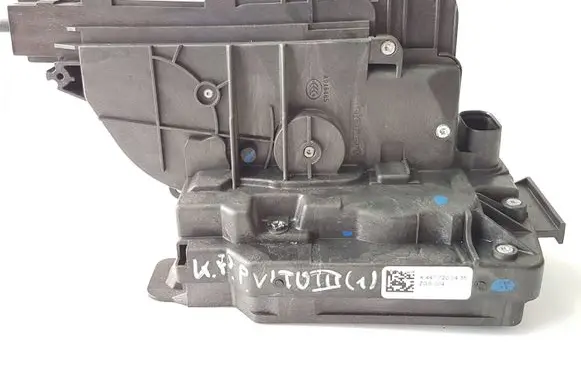 Mercedes-Benz V Class W447 Front door lock A4477200435 ZGS004