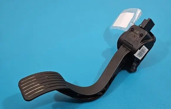 Peugeot 5008 Accelerator throttle pedal 9671416880 IMPRK1542041