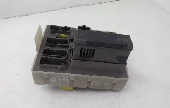 Ford Focus Fuse module 98AG14A073CH 518761002