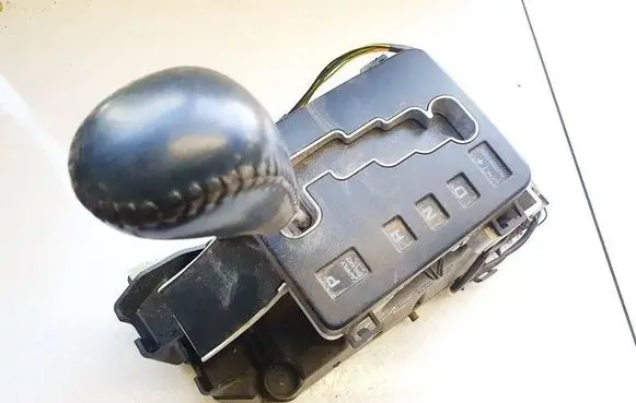 Chrysler Pacifica Gear shifter/selector 04683981ab 514011255cs