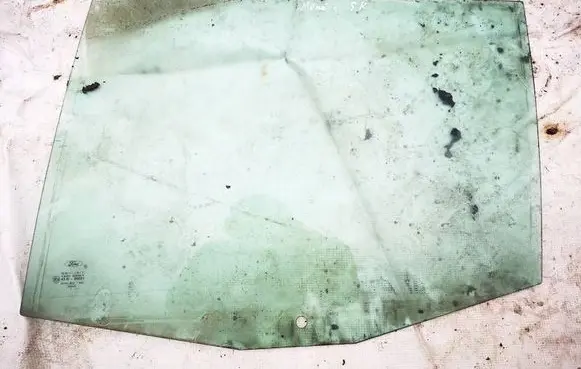 Rear door window glass