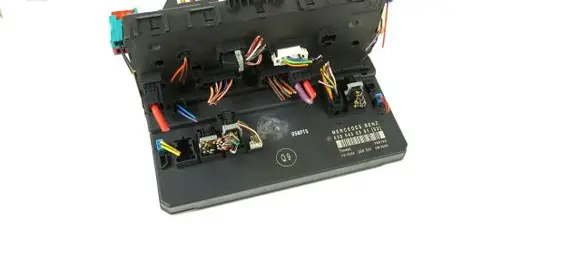 Mercedes-Benz Vito Viano W639 SAM control unit 6395450301
