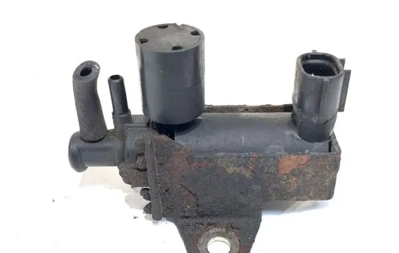 Mitsubishi Lancer VIII Fuel pressure regulator 