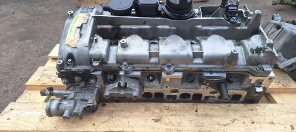 Mercedes-Benz C W203 Engine head R6110160504 A6460100147