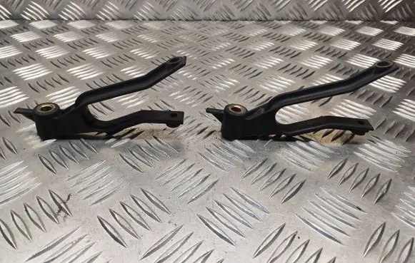 Opel Zafira A Radiator mount bracket 13162131