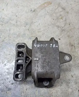 Volkswagen Golf IV Engine mount bracket