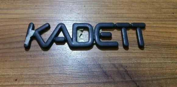 Opel Kadett E Manufacturer badge logo/emblem 