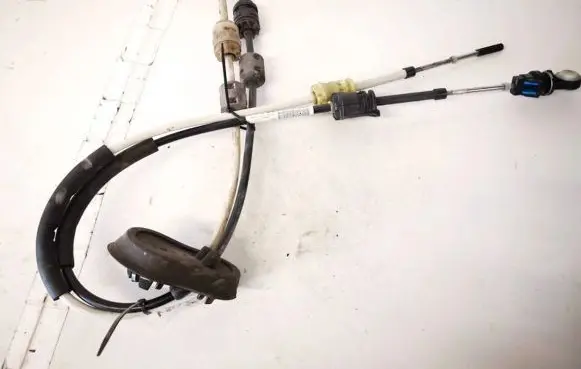 Opel Insignia A Gear shift cable linkage 55560992