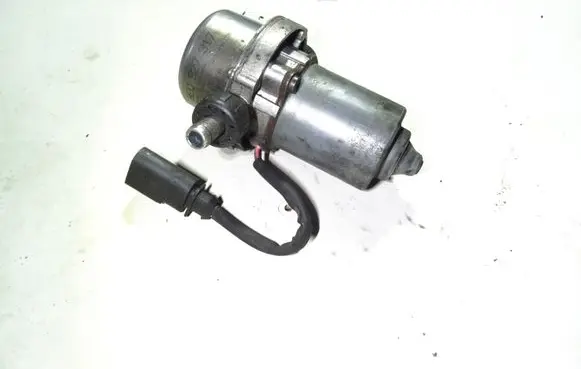 Audi A4 S4 B6 8E 8H Vacuum pump 8E0927317