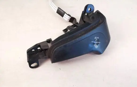 Toyota Avensis T250 Steering wheel buttons/switches 75b070