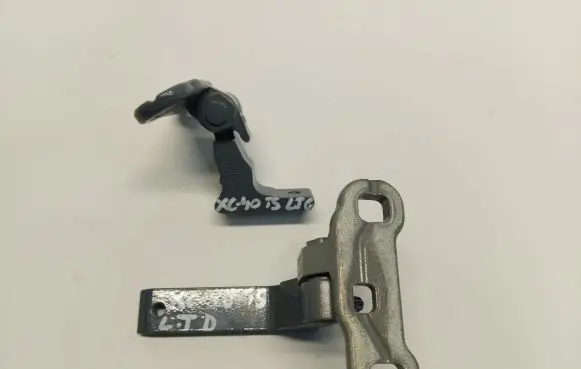 Rear door hinge set