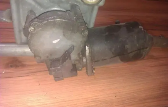 Ford Mondeo MK I Wiper motor 93bb17b571cc