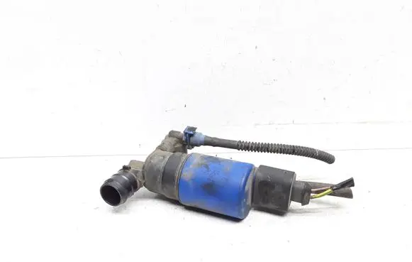 Volvo V60 Windscreen/windshield washer pump AV6113KO82AA