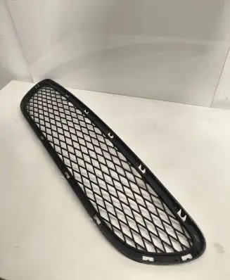 BMW 3 E90 E91 Front bumper lower grill 7198906 15857711