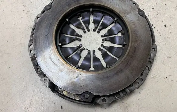 Opel Astra H Pressure plate l04121