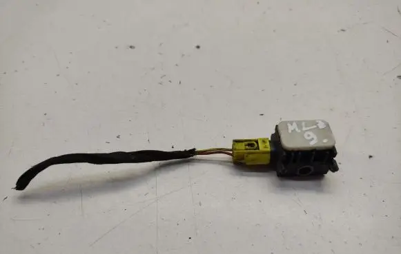 Mercedes-Benz ML W164 Airbag deployment crash/impact sensor 0038202926 120307 403358