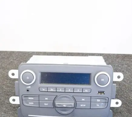 Dacia Duster Radio/CD/DVD/GPS head unit 281154137R